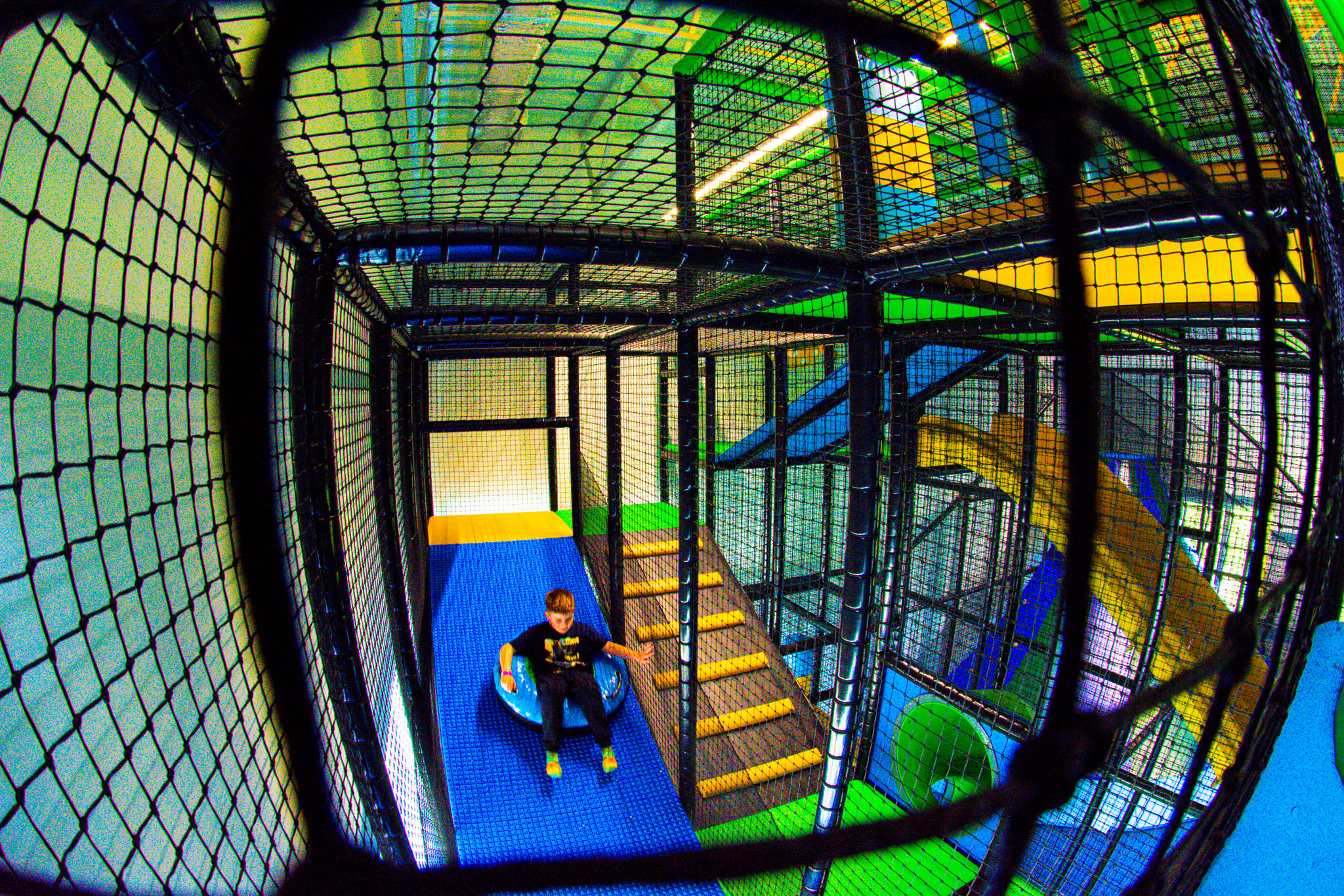 Promenades en toboggan et en ponton